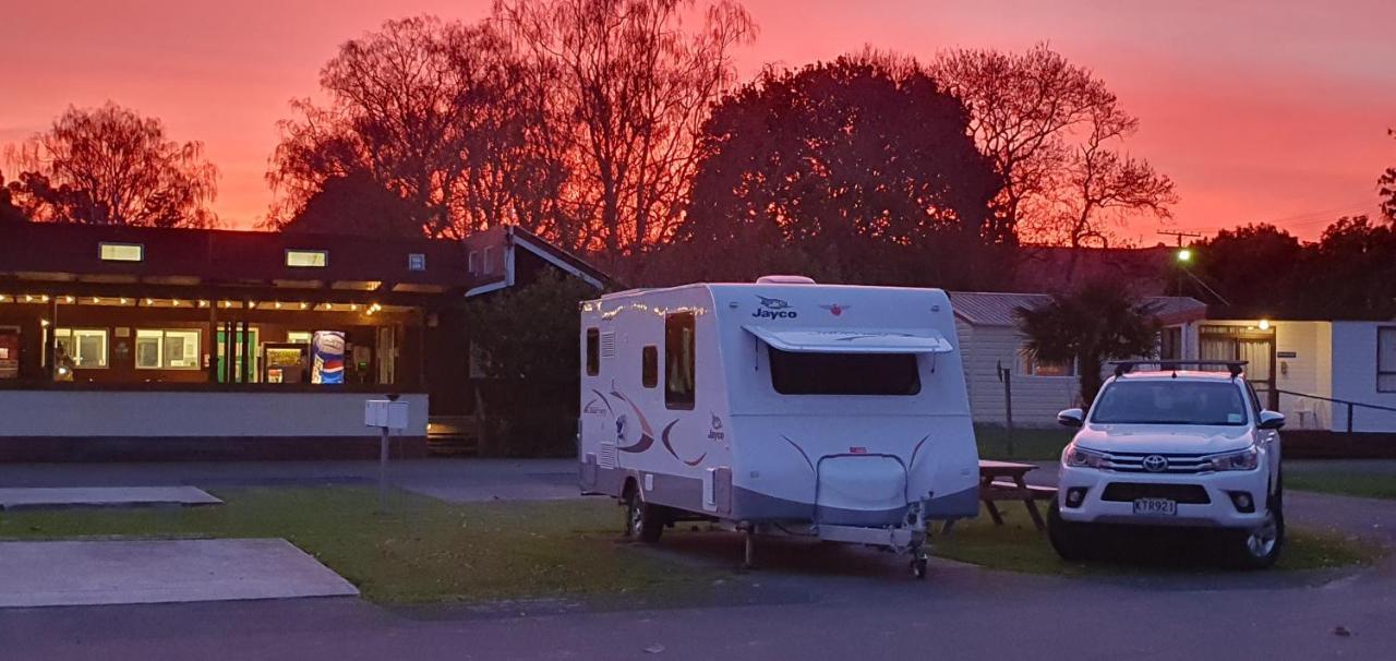 Whanganui River Top 10 Holiday Park Exterior photo