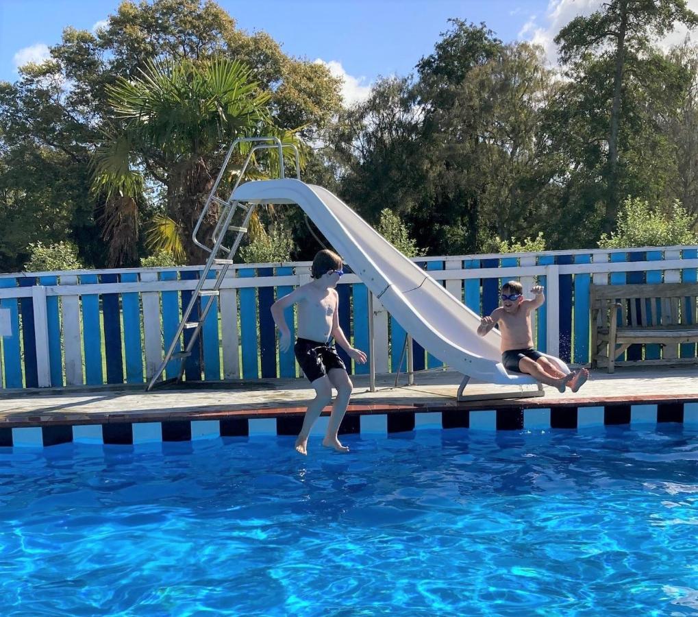 Whanganui River Top 10 Holiday Park Exterior photo